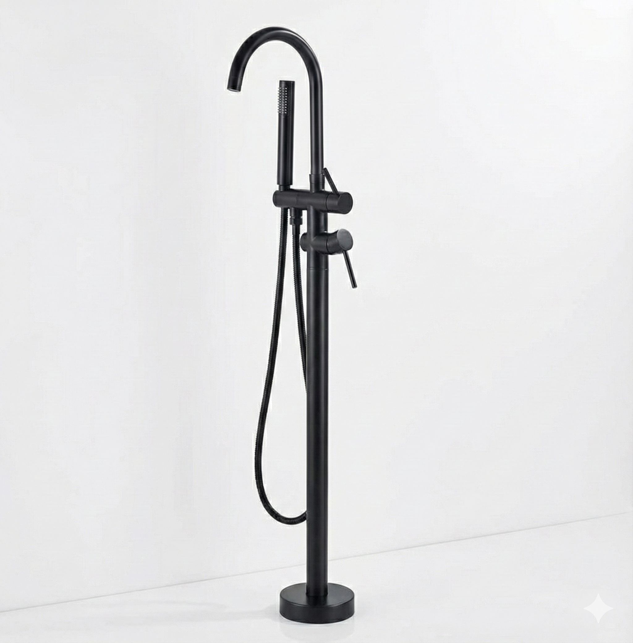 ברז פרי סטנדינג יוקרתי לאמבטיה  + מזלף יד | שחור מט | מק"ט 191