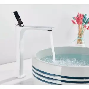 ⁦ברז לכיור מקלחת מונח | לבן משולב כרום | מק"ט 480⁩ – תמונה ⁦3⁩