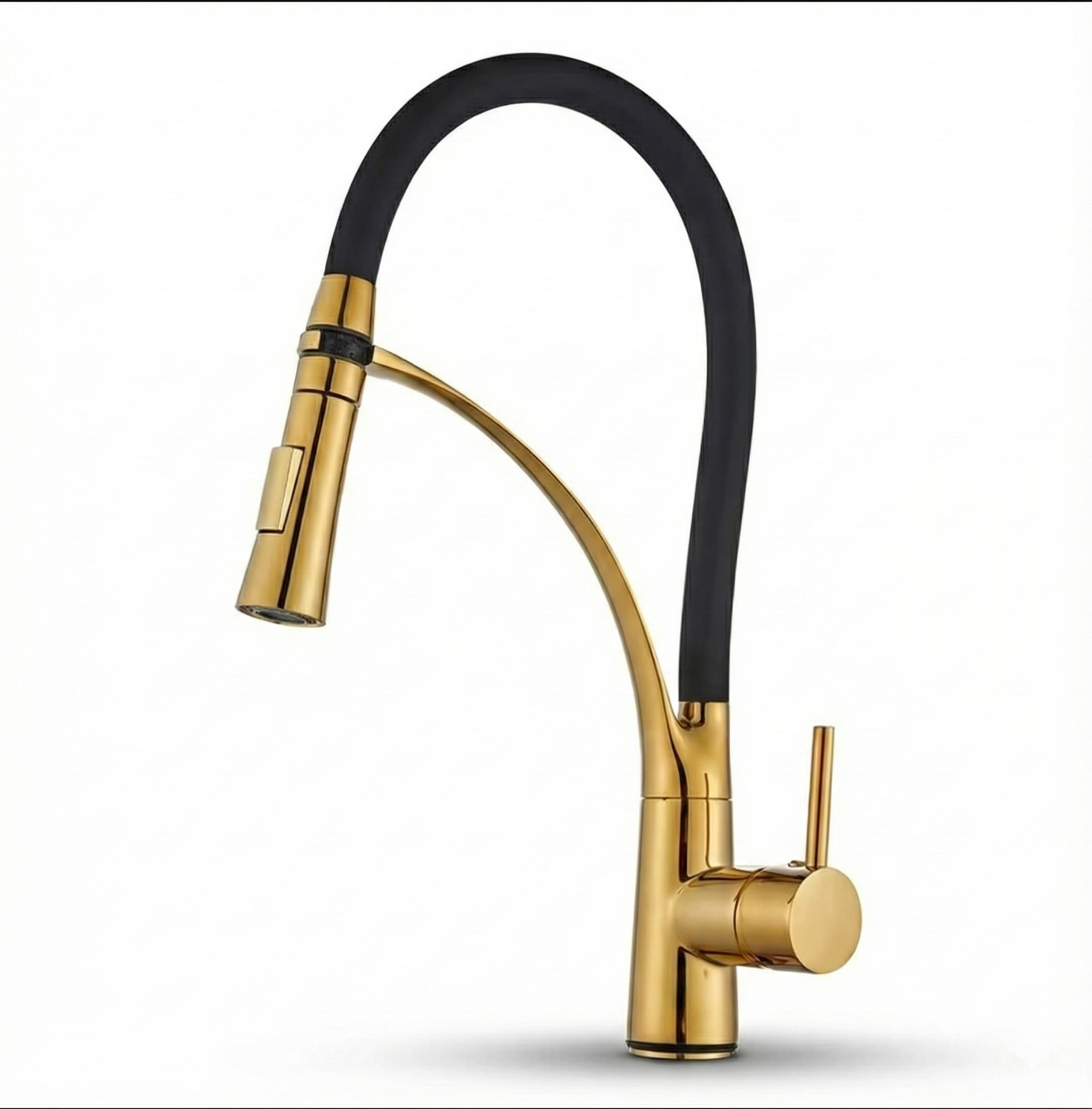 ברז מטבח מעוצב | 2 מצבי זרימה | פיה גמישה | שחור מט בשילוב זהב מבריק | מק"ט 100/7